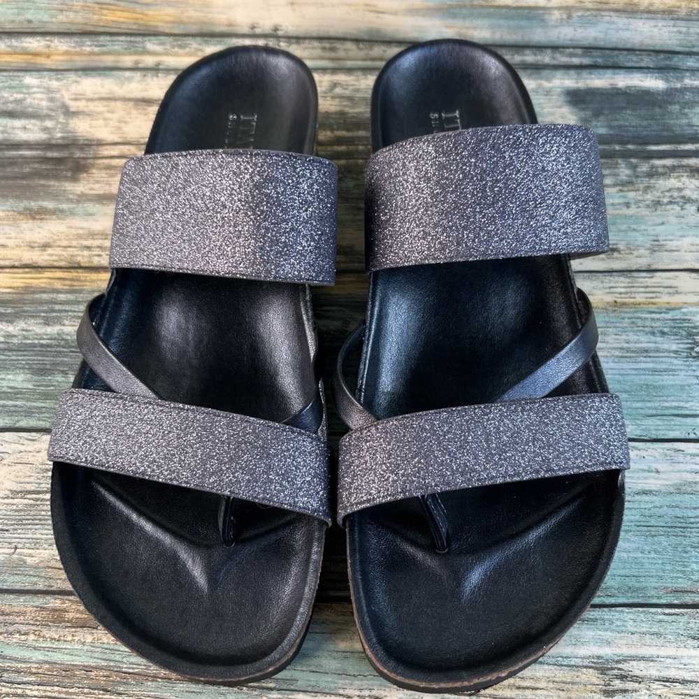 Italian Shoemakers Thong Sandal Womens 8 Gray Sparkly Slip On Casual Walking